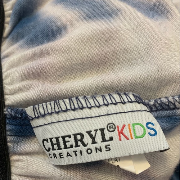 Incredibly soft kids romper - Picture 2 of 2